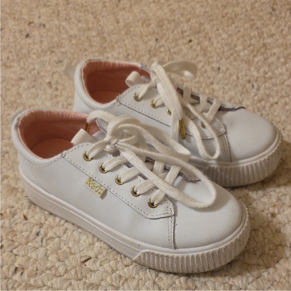 Kids White Sneakers size 13 M - Picture 1 of 4